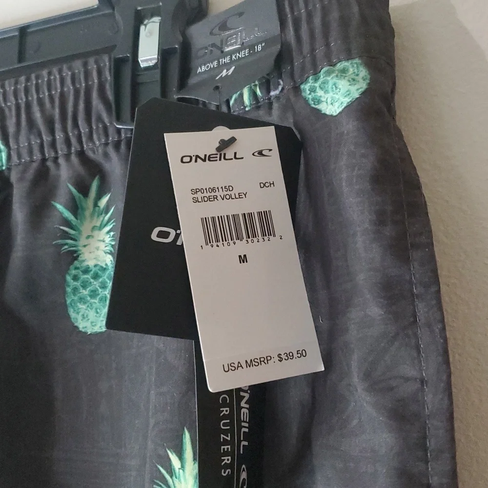 NWT Mens O'neill Pinnapple Swim Trunks Size Medium Unlined Grey Novelty Print